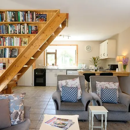 Apartment The Hut At Baywatch Bed & Breakfast Renvyle